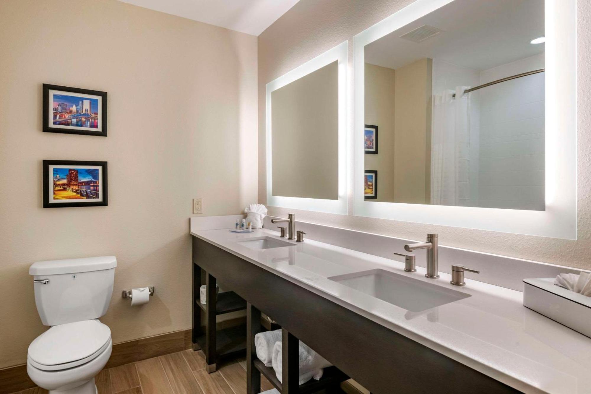 Comfort Inn & Suites Jacksonville - Orange Park Near Naval Air Station Ngoại thất bức ảnh