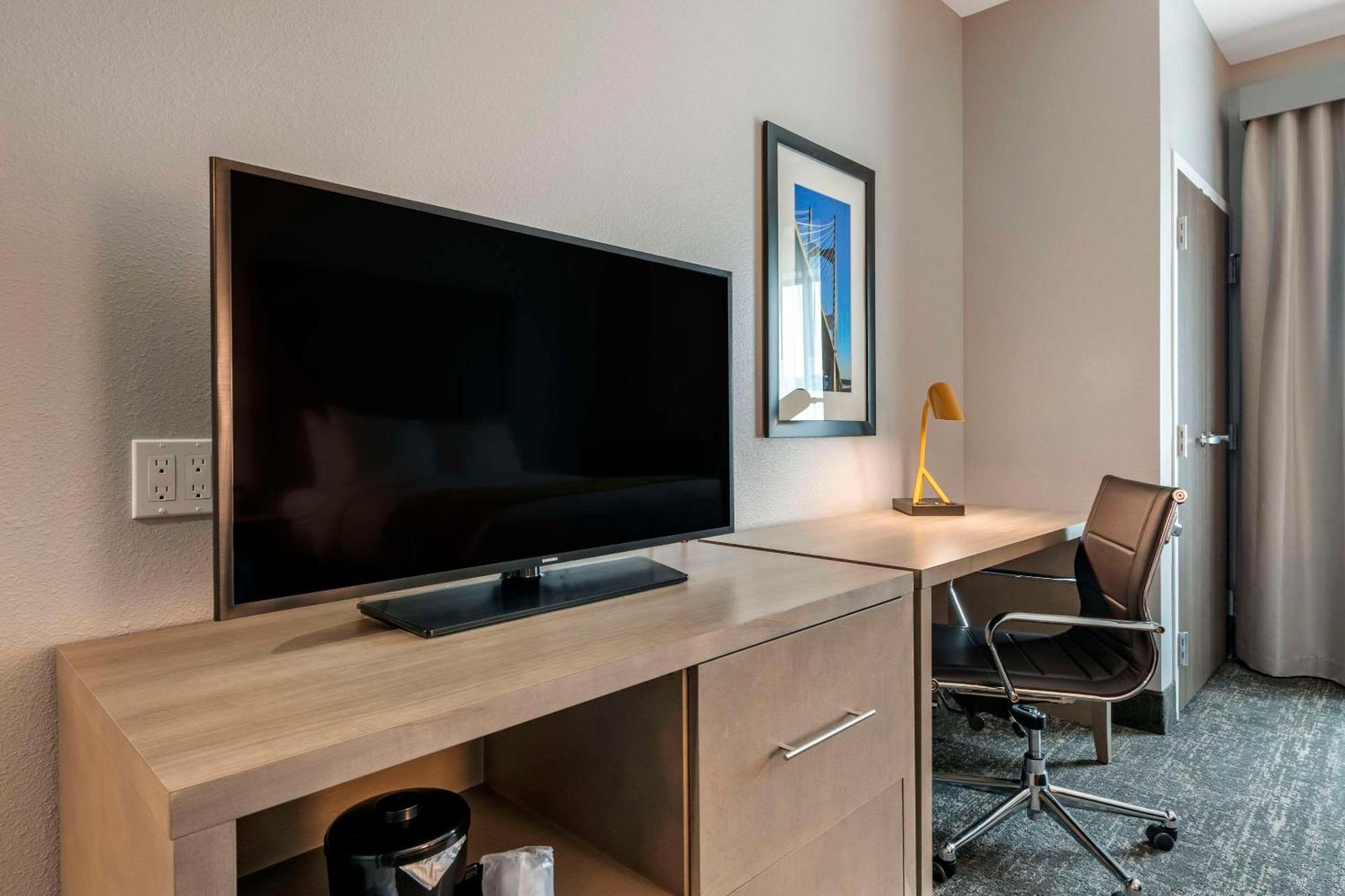 Comfort Inn & Suites Jacksonville - Orange Park Near Naval Air Station Ngoại thất bức ảnh