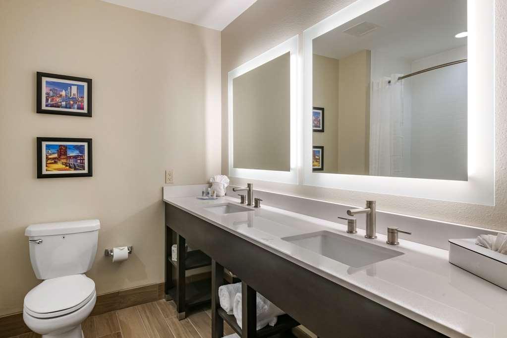 Comfort Inn & Suites Jacksonville - Orange Park Near Naval Air Station Phòng bức ảnh